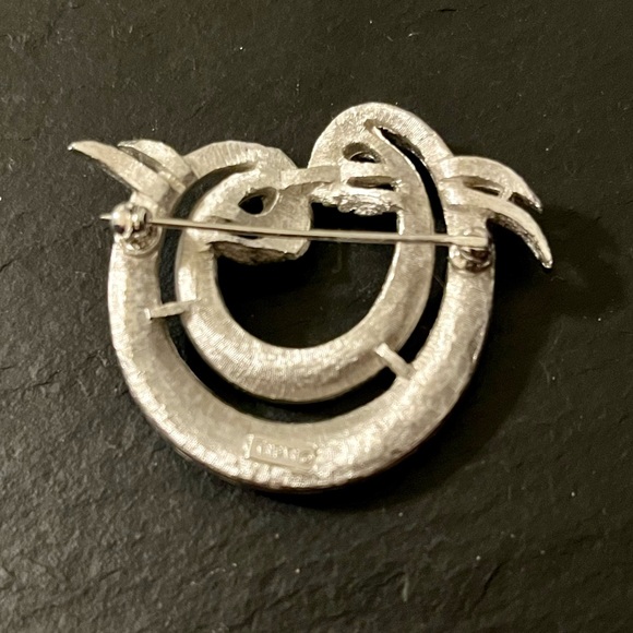 TRIFARI Stamped Mid-Century Silver Tone Etched Swirl Brooch - Picture 10 of 13
